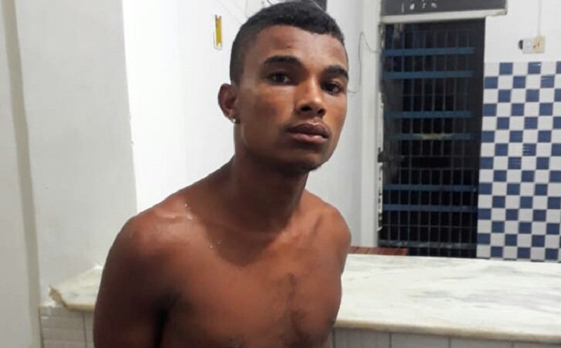 Prado: PETO prende homem com drogas e dinheiro na cidade do Prado