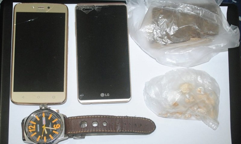 Mucuri: Policiais Militares apreendem drogas após abordar suspeitos no Bairro Califórnia