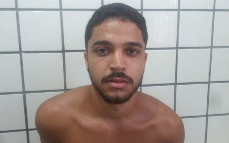 Prado: Suspeito de tráfico é preso pela PM no Circuito da Festa com drogas e dinheiro