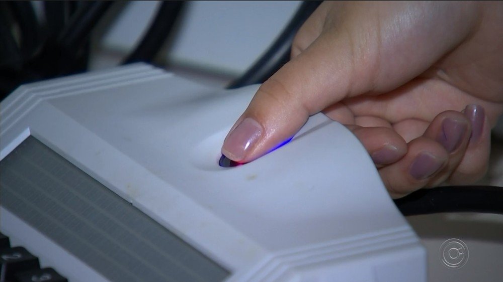 Cerca de 900 mil eleitores baianos que não fizeram biometria podem ter títulos cancelados; veja como regularizar
