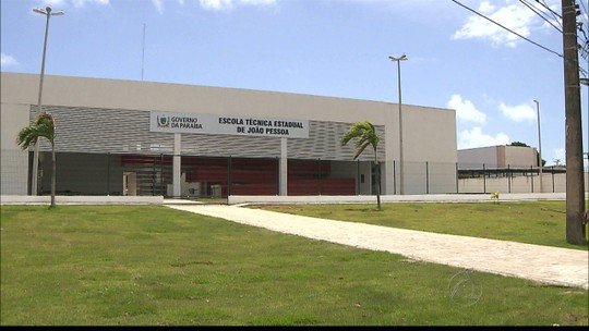 Porto Seguro: Jovem é morta a tiros e mãe fica ferida após homens invadirem casa