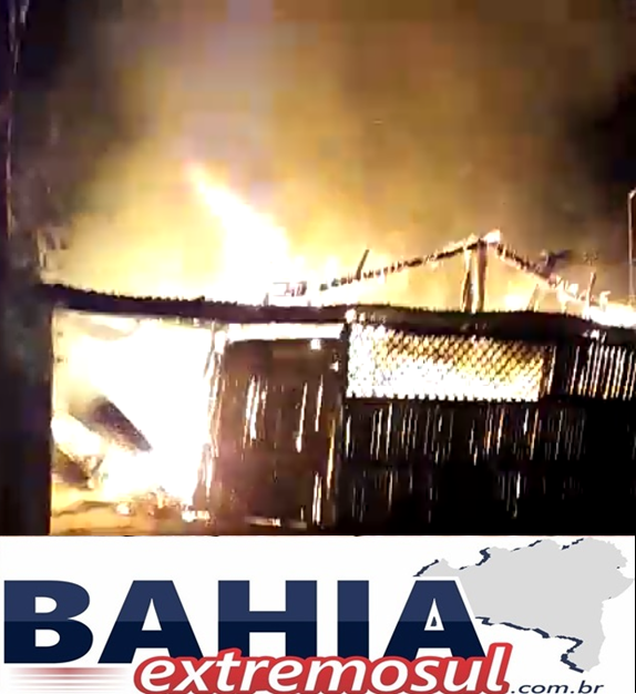 Pastora e ex candidata a vereadora tem barraco destruído pelo fogo em Itabatã