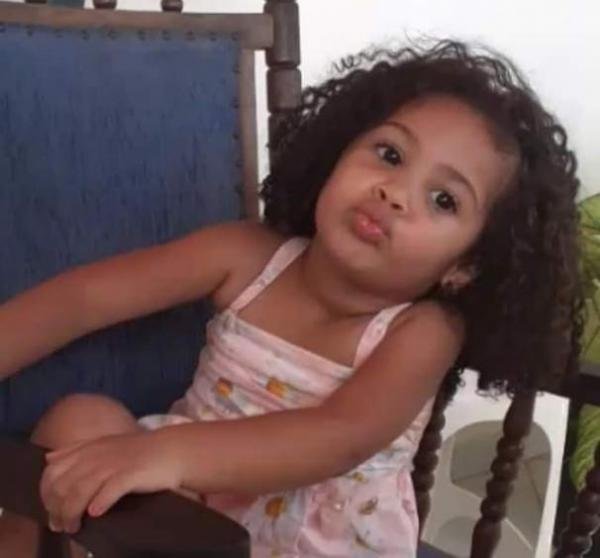 Pai sequestra filha de 2 anos em Teixeira e foge para outra cidade