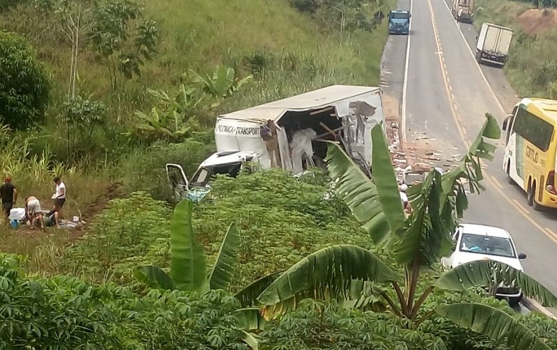 Teixeira: Acidente entre carreta e caminhão deixa três pessoas feridas na BR 101