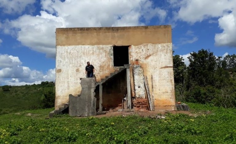 Corpo sem cabeça é encontrado em fazenda de Eunápolis