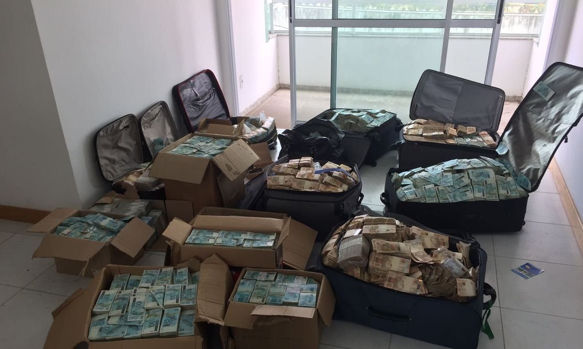 PGR quer que R$ 51 milhões atribuídos a Geddel vá para covid-19