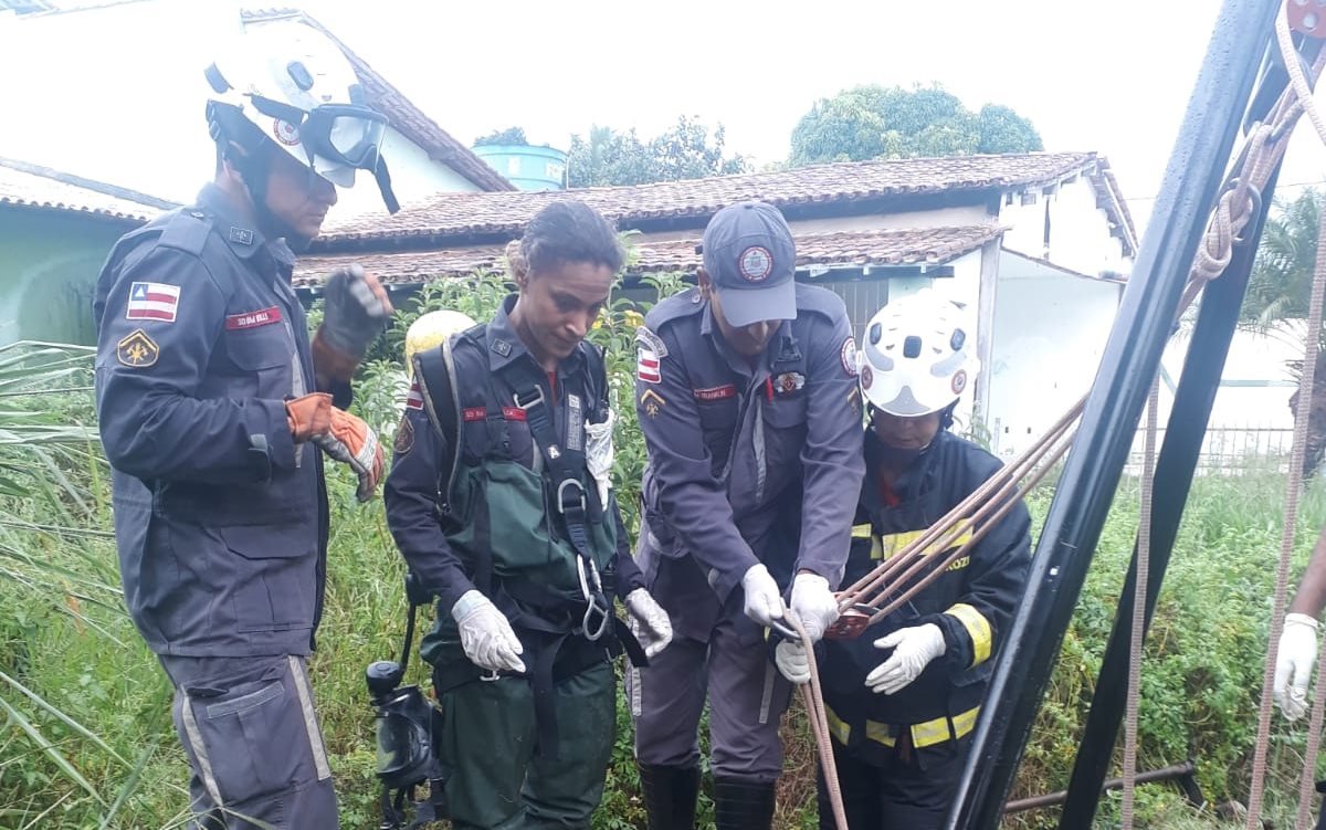 Corpo de jovem, que estava desaparecido, é encontrado dentro de fossa
