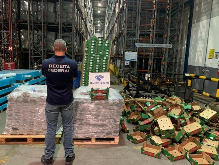 Cocaína avaliada em R$ 201 milhões é apreendida no porto de Salvador