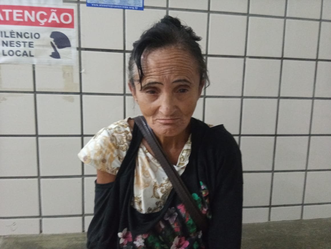 Idosa é detida com duas armas de fogo, em Itanhém