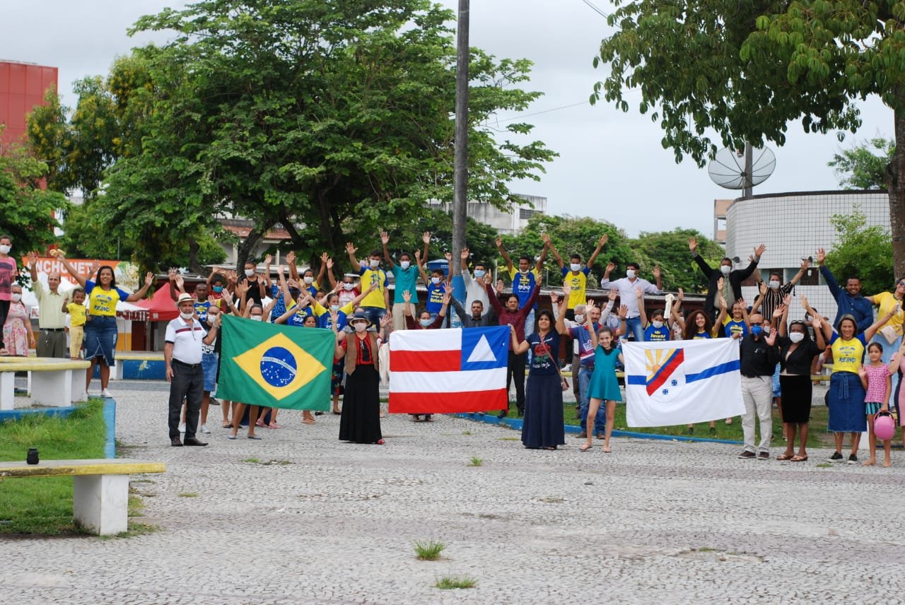 No “Dia Nacional de Jejum” contra o Covid 19 evangélicos se reúnem na Praça da Bíblia para louvar a Deus