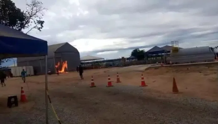 Moradores ateiam fogo em alojamento de contaminados com covid-19 na Bahia