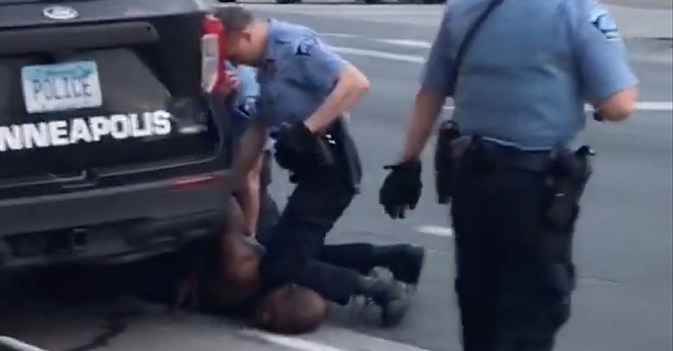 Policial dos EUA envolvido na morte de homem negro em Minneapolis, nos EUA, é preso