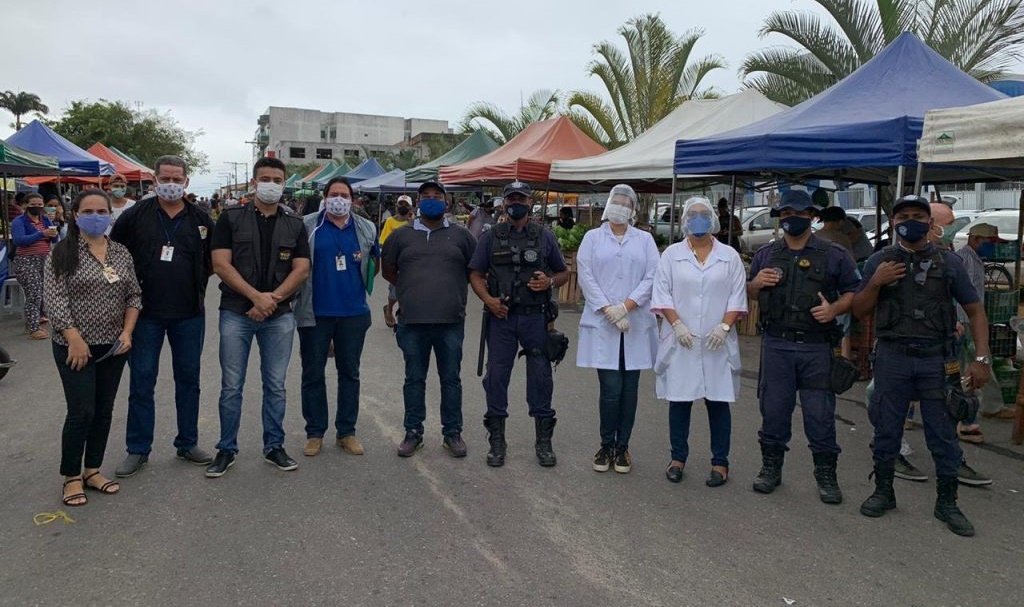 Ação educativa de enfrentamento ao Coronavírus foi realizada no Mercadão Municipal