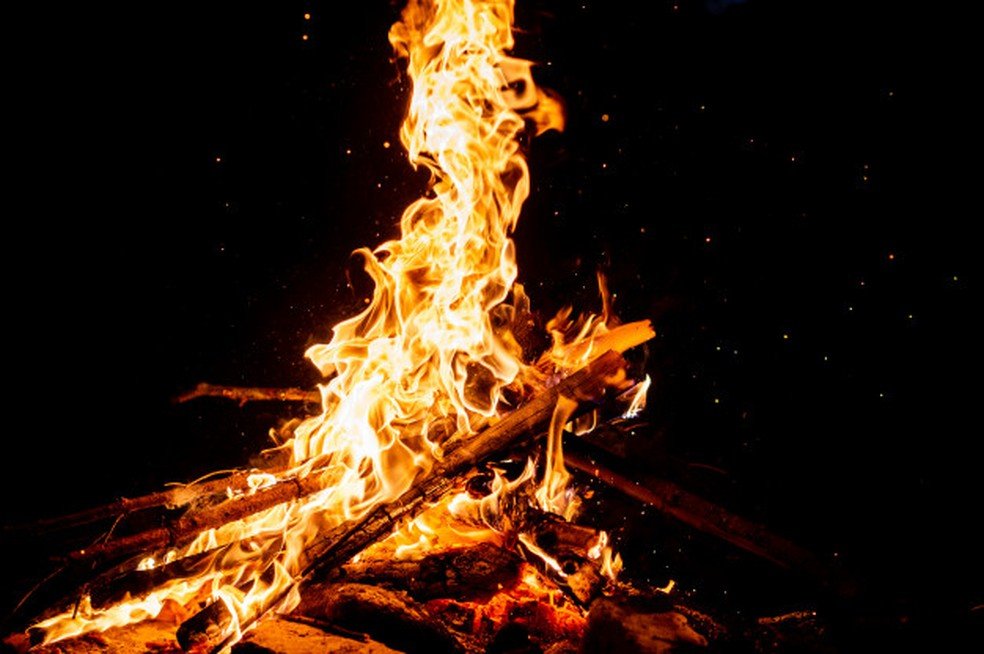 MP-BA recomenda que municípios proíbam fogueiras e queima de fogos de artifício