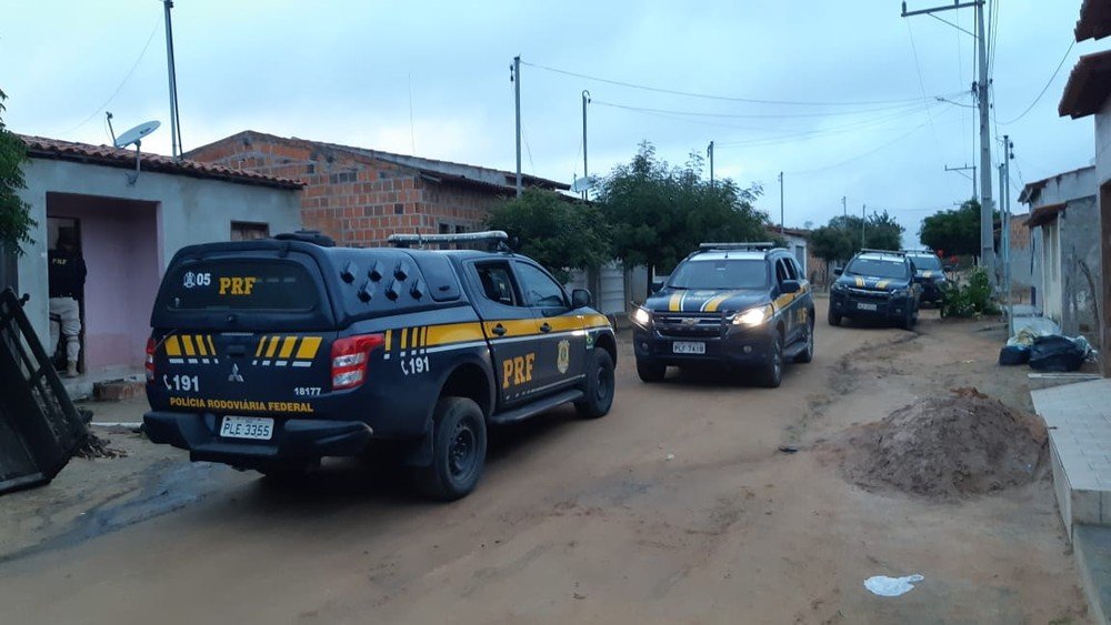 Operação cumpre mandados de prisão, busca e apreensão no norte da BA contra o tráfico de drogas