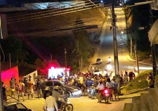Motociclista fica gravemente ferido ao colidir com carro em Eunápolis