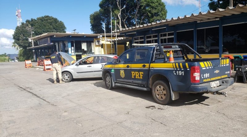 Homem é detido na BR 101 em Eunápolis com Ford Focus furtado