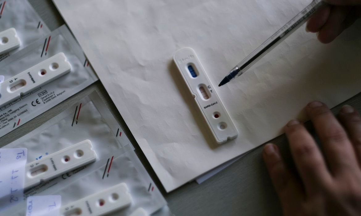 Covid-19: Brasil registra 1.212 óbitos e 52.383 casos nas últimas 24h