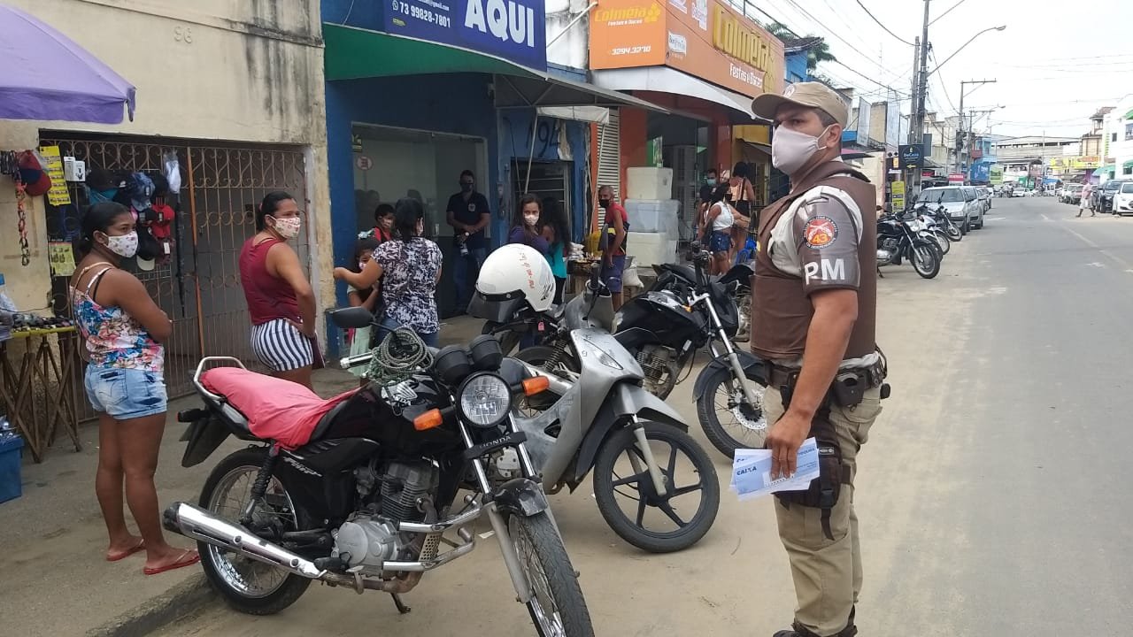 Militares da 43ª CIPM na luta contra o avanço do Covid 19 em Itamaraju
