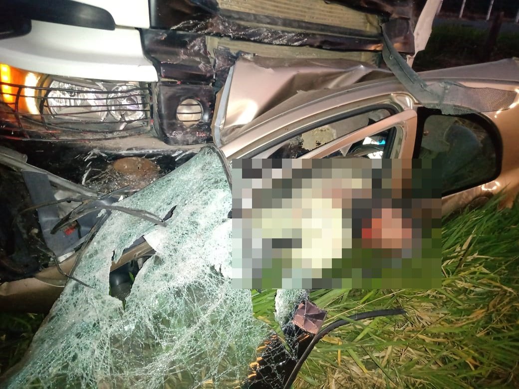 Idoso morre em colisão entre Ford KA e carreta próximo a Lajedão