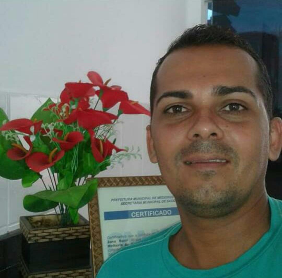 Um morto e dois feridos em acidente envolvendo duas motos e uma carreta na BA 290 em Medeiros Neto