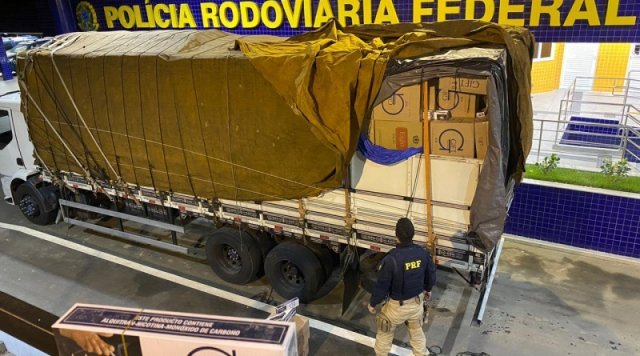 Bahia: PRF prende contrabandista com carga de cigarros avaliada em 2 milhões de reais