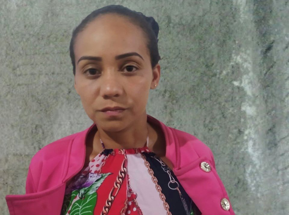 Traficante é presa pela polícia do Prado com tablete de cocaína escondido dentro do travesseiro