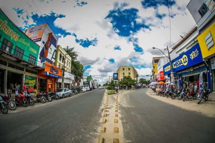 Teixeira: prefeitura autoriza horário estendido de funcionamento do comércio