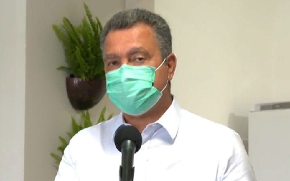 Governador diz que aulas podem ser retomadas quando nº de óbitos diários estiver abaixo de 20