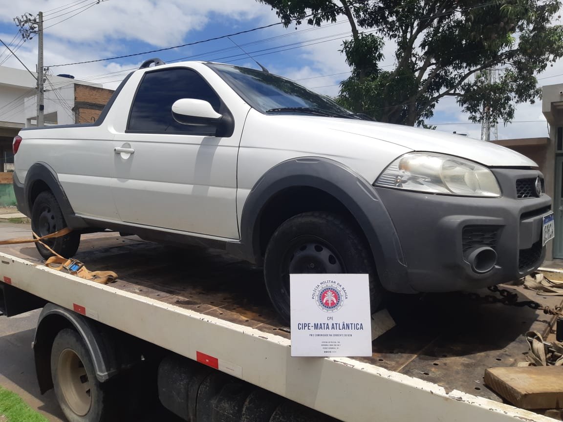 Veículo furtado em Eunápolis e localizado pela CAEMA no centro de Teixeira de Freitas.