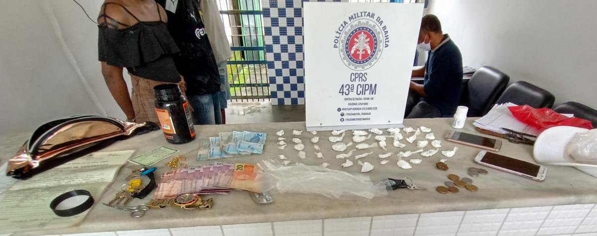 Dupla é presa por tráfico de drogas em Itamaraju