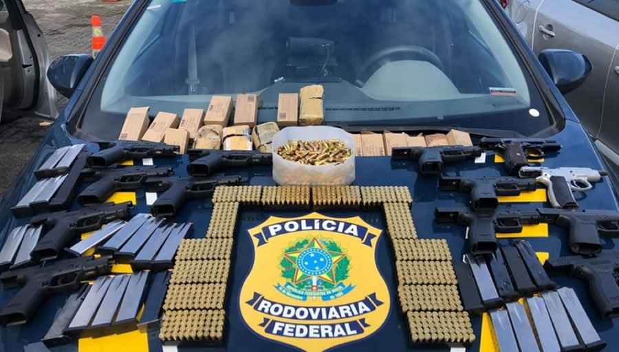 PRF faz segunda grande apreensão de armas e munições na Bahia