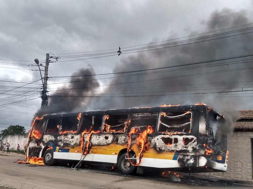 Eunápolis completa seis dias sem transporte público após atos criminosos