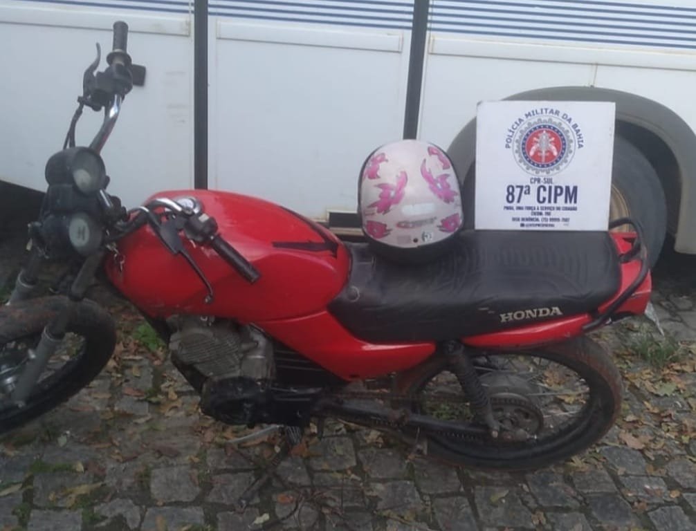 Menor é apreendido pela PM em Teixeira de Freitas com moto roubada