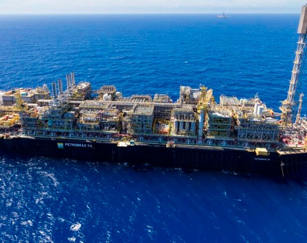 Petrobras inicia operação na plataforma no pré-sal na Bacia de Santos