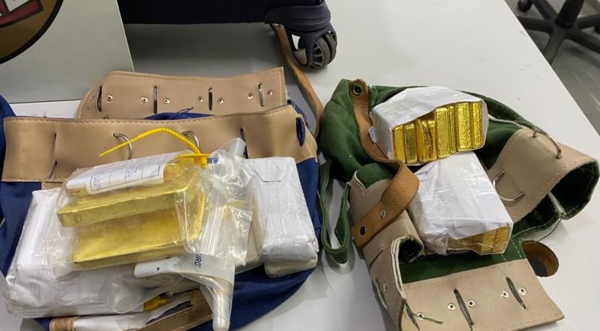Aeronave apreendida pela PF com 77 kg de ouro estava com sequestro criminal