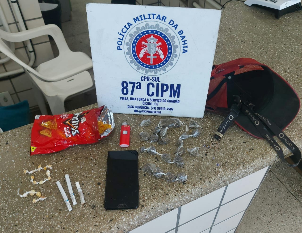 PM prende homem com maconha e crack perto da rodoviária de Teixeira de Freitas