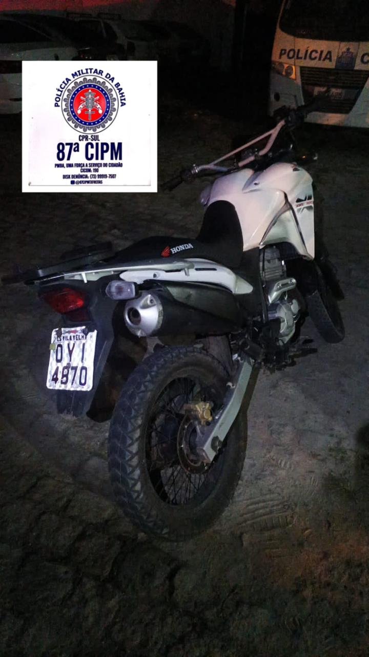 PM apreende motocicleta com restrição de furto durante ocorrência em Teixeira de Freitas