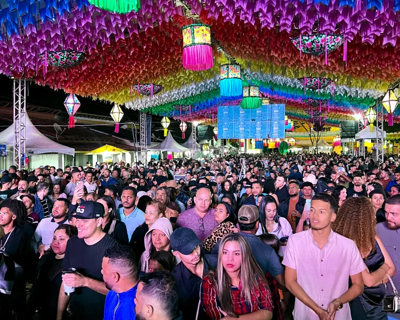 31º Arraiá da Curindiba: Segunda noite de shows aquece Vereda apesar do frio com grandes atrações