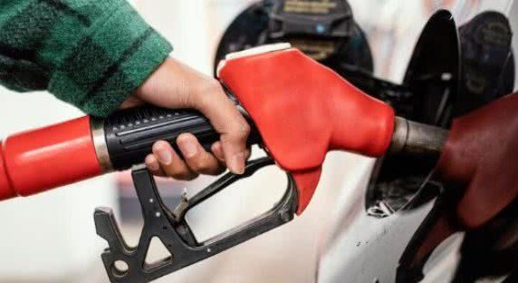 Abastecer com gasolina é mais vantajoso na Bahia e outros em 16 estados