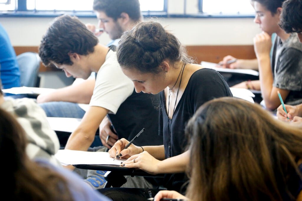 Santanópolis abre concurso público com 250 vagas e salários de até R$ 4 mil