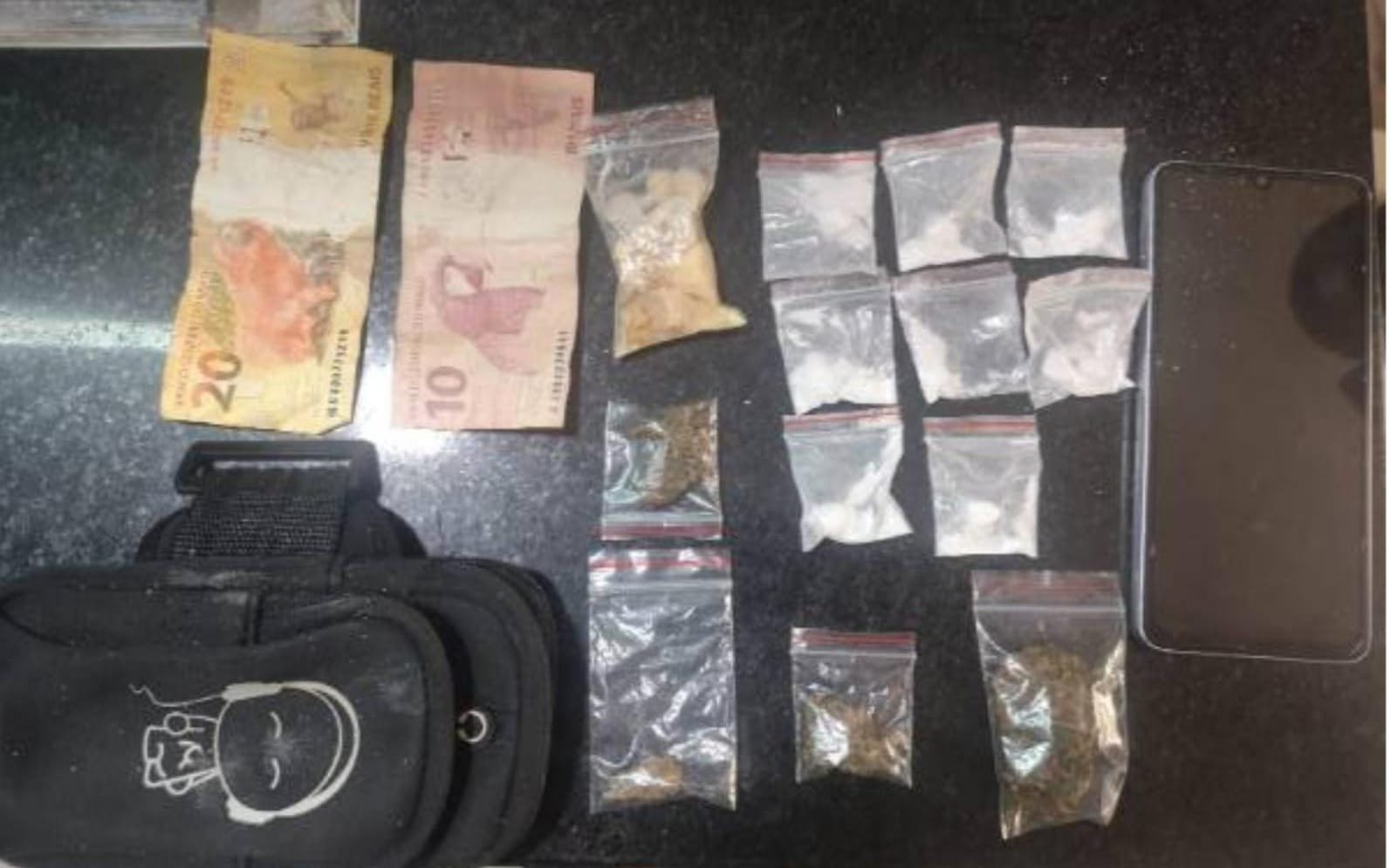 Eunápolis: PMBA apreende menor com drogas