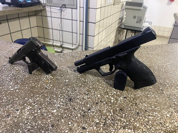 Medeiros Neto: PM Apreende armas e motocicleta com suspeita de adulteração