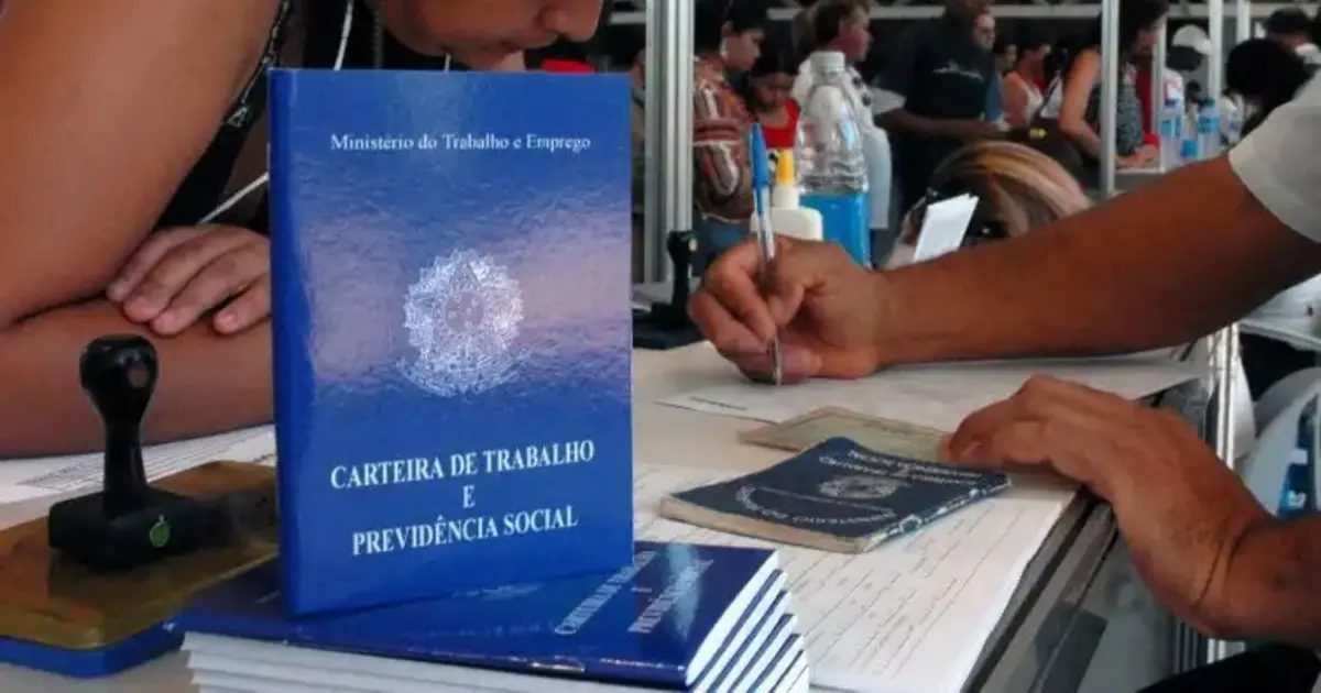 Mercado de trabalho brasileiro acolhe imigrantes: 73 mil contratações em 2025