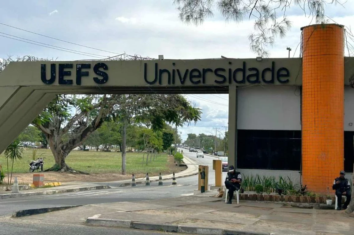 Concurso para analistas e técnicos universitários na Uefs