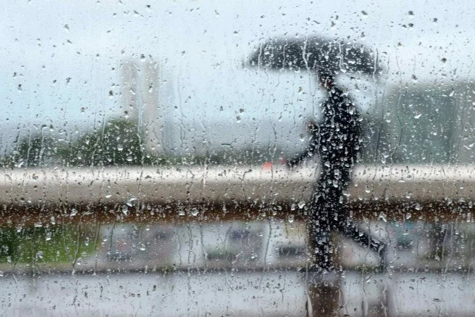 Extremo Sul da Bahia entra em alerta para chuvas intensas; risco inclui alagamentos e ventos de até 60 km/h
