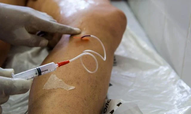 Secretária de Saúde diz que Bahiafarma deve passar a produzir medicamentos de alto custo a partir de dezembro; saiba quais são