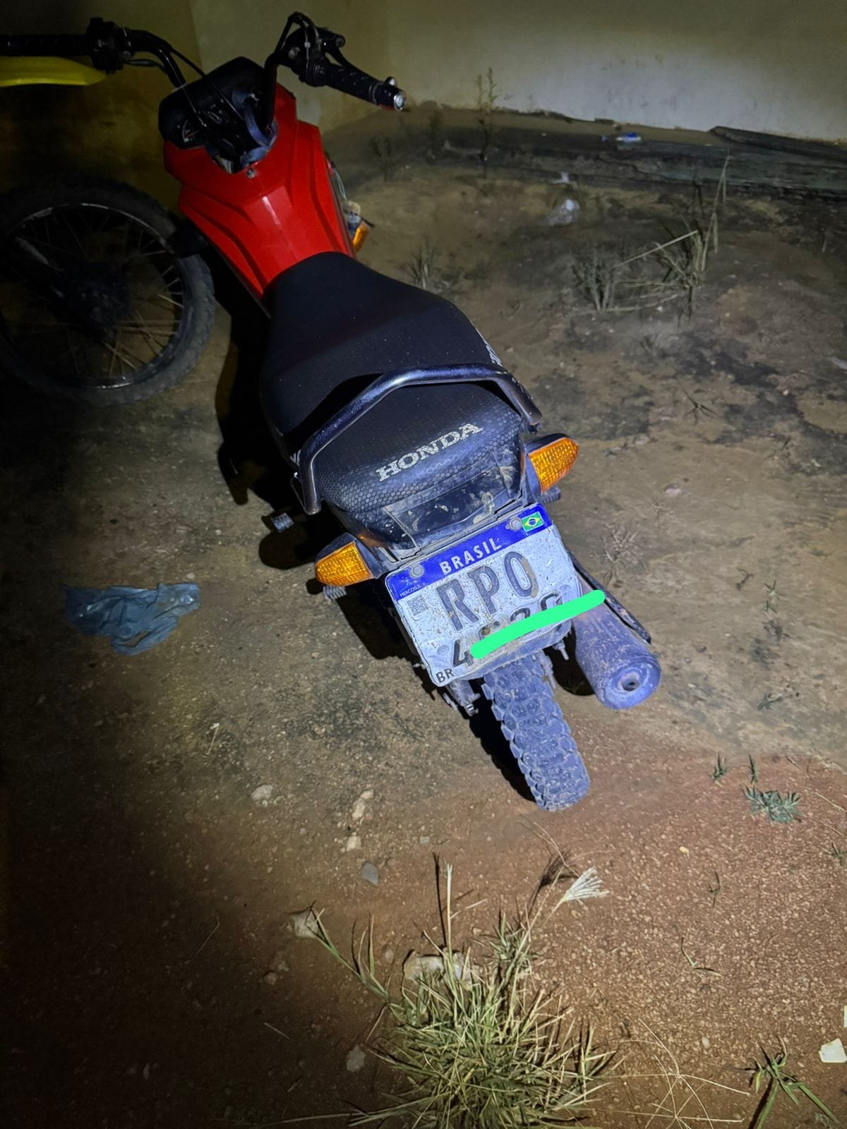 PMBA detém dois indivíduos após disparos de arma de fogo e tentativa de fuga