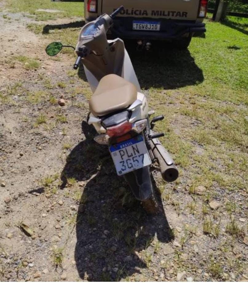 Itagimirim: PMBA apreende veículo com restrição de furto/roubo