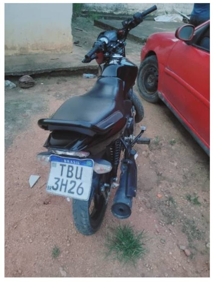 Guaratinga: PM apreende moto com restrição de furto/roubo